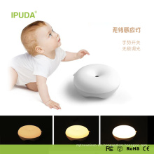 2017 Luz nocturna inteligente única para bebé con diseño de rosquilla de luz con sensor táctil